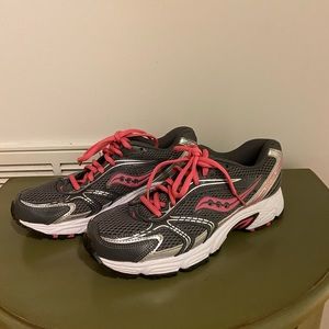 Saucony Oasis Sneakers
